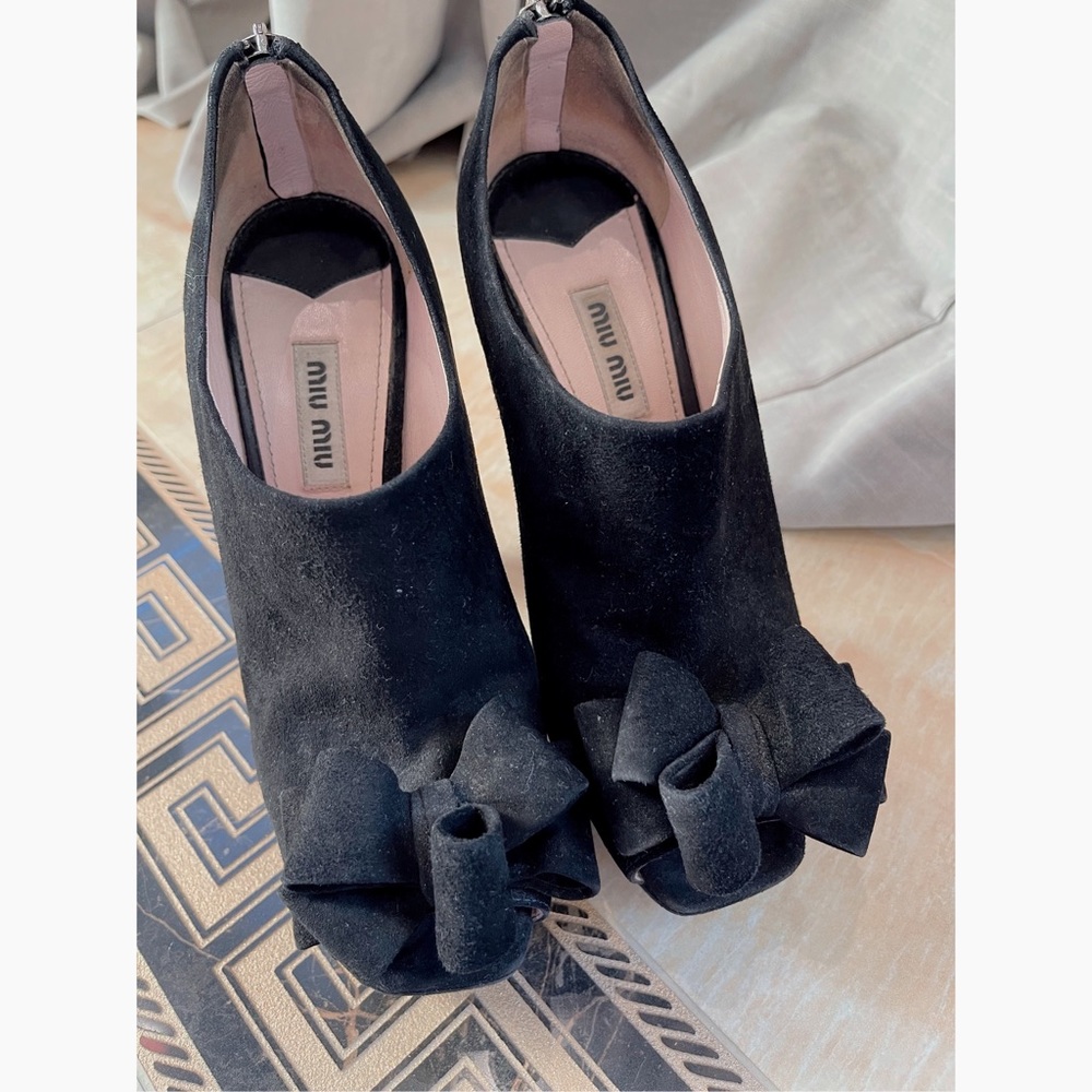 🔥NEW🔥 MIU MIU Black Suede Bow Peep Toe Platform Pumps
